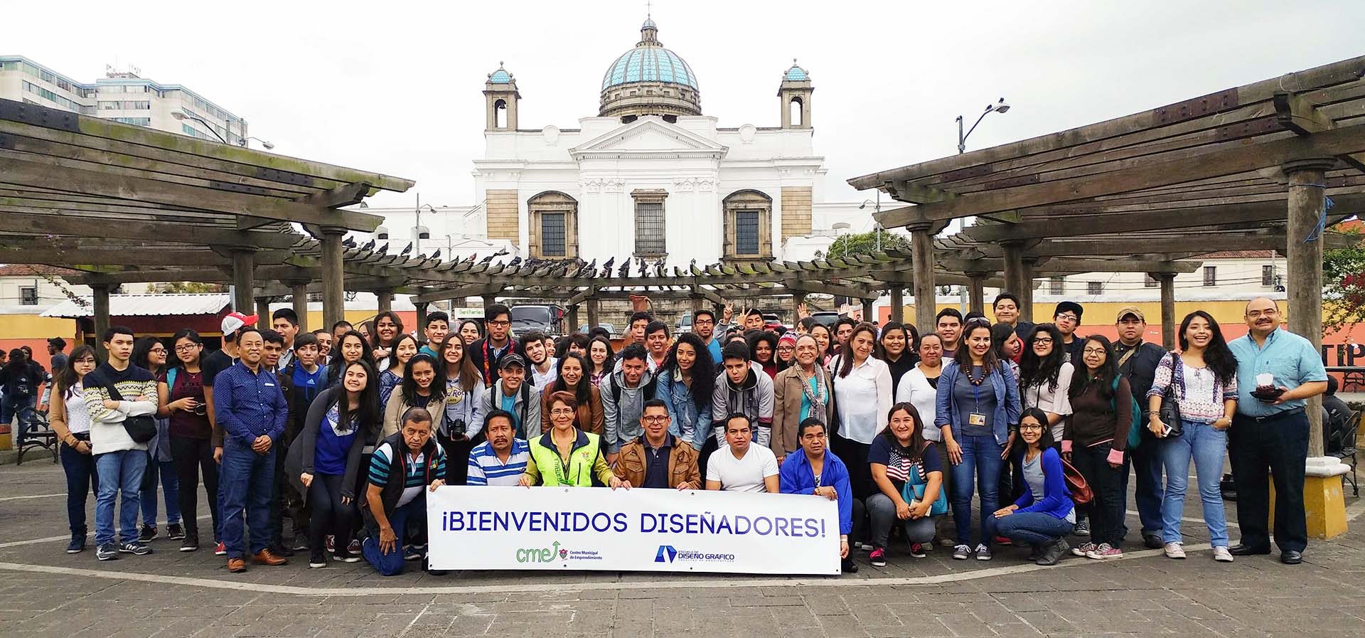 Inquilinos del Mercado Central dan la bienvenida a estudiantes